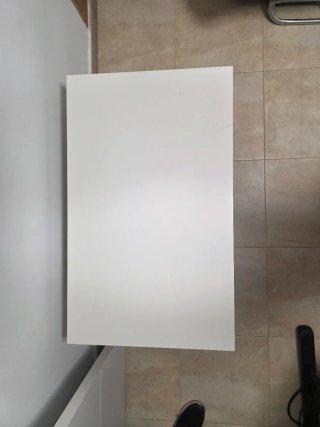 Mesa de centro blanca de madera
