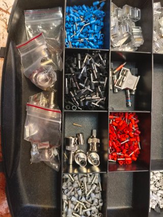 Caja organizador con conectores