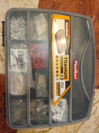 Caja organizador con conectores