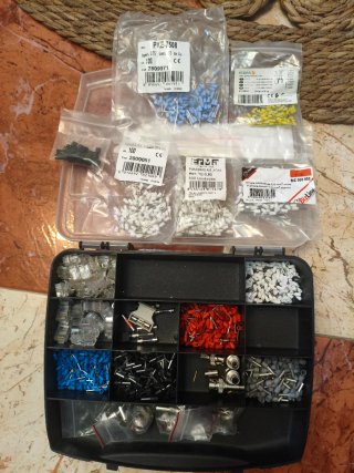 Caja organizador con conectores