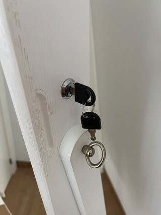 Espejo con cerradura y llave
