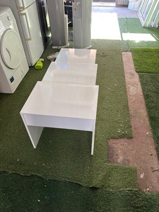 Juego de 3 mesas auxiliares blancas
