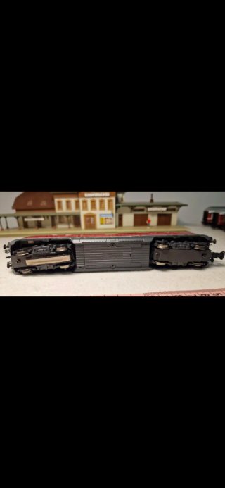 Locomotora V200 Roco