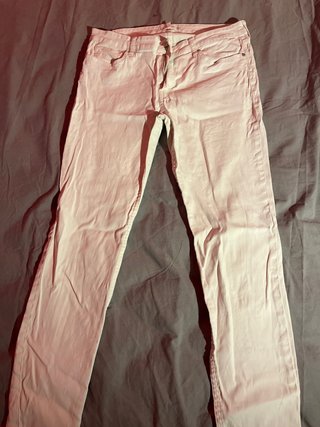 Pantalón vaquero pitillo blanco