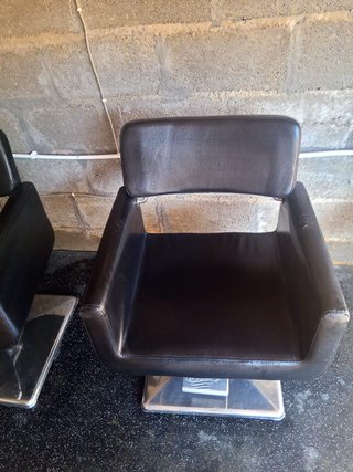 Sillón de peluquería de cuero
