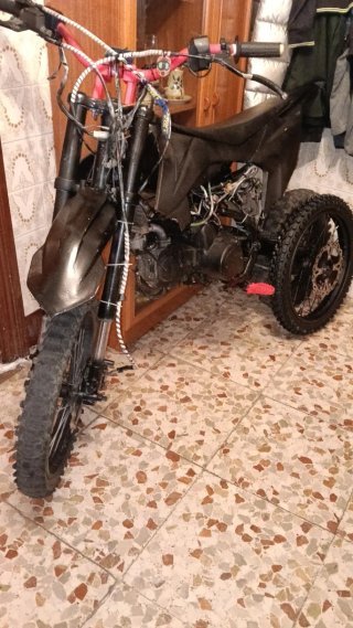 Pit Bike XXL por moto 49cc arranca a botón