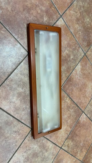 Lámpara de cocina madera y plástico