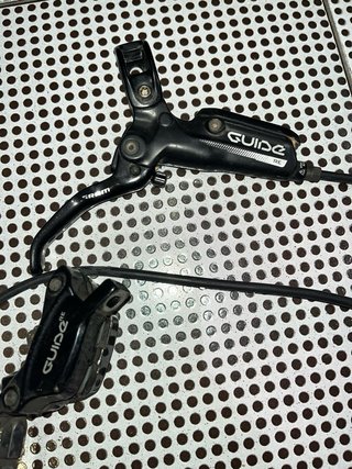Frenos SRAM Guide RE 4 pistones pastillas nuevas.
