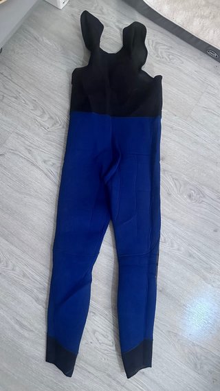 Traje de neopreno Beuchat con capucha 2 piezas