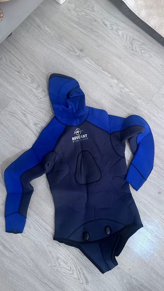 Traje de neopreno Beuchat con capucha 2 piezas