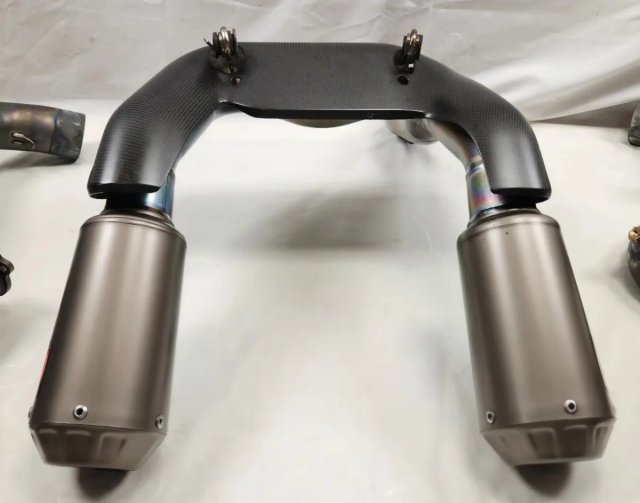 Línea Akrapovic Ducati Panigale Streetfighter V4