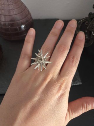 Anillo Punk Chic pinchos móviles Ajustable