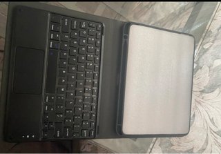 Funda con Teclado iPad 10.9 2022 Negra
