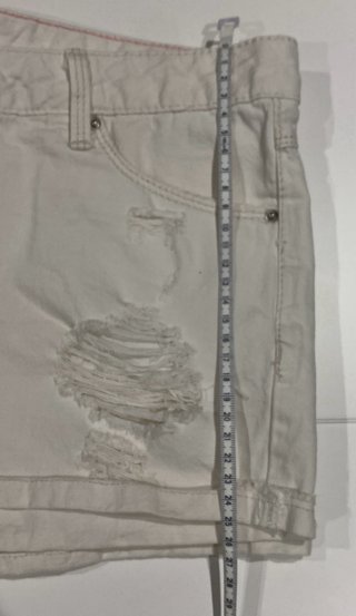 Shorts vaqueros blancos Stradivarius T40