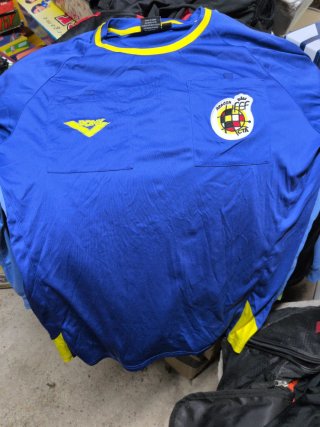 Ropa Árbitro RFEF: 18 camisetas, Pantalones, Media