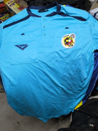 Ropa Árbitro RFEF: 18 camisetas, Pantalones, Media