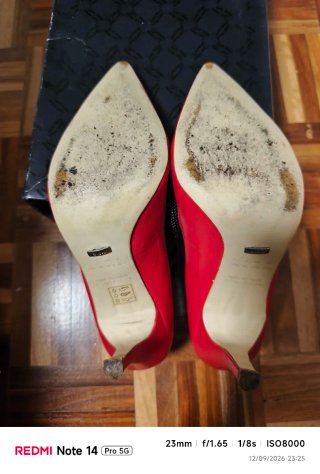 Zapatos de salón rojos Mango
