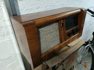 Radio Loewe Opta 2540W Válvulas