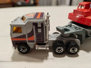 Kenworth Matchbox remolque con máquina