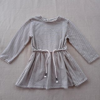 Confezione di 2 vestiti per bambina a righe e stampati