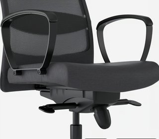 Silla de oficina gris oscuro Ikea con ruedas