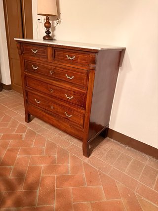 Cajonera antigua provenzal madera mármol
