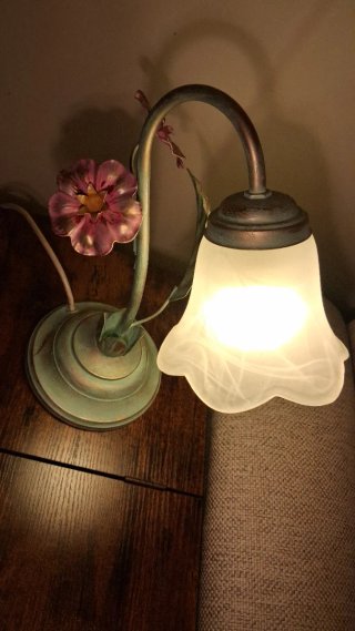 Lámpara de mesa floral verde y multicolor!