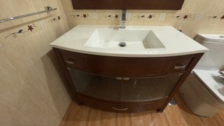Mueble de baño y espejo madera