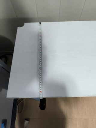 Escritorio blanco y azul