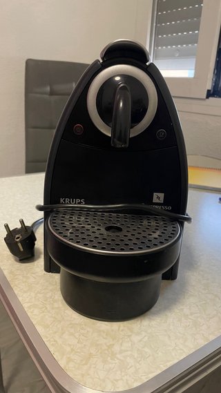 Cafetera Krups Nespresso Negra