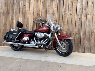 Harley Davidson Road King Classic Roja