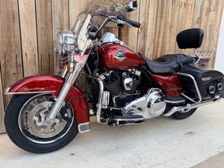 Harley Davidson Road King Classic Roja