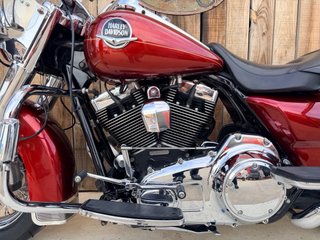 Harley Davidson Road King Classic Roja