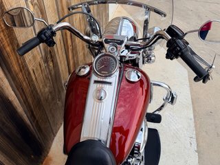 Harley Davidson Road King Classic Roja