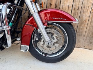 Harley Davidson Road King Classic Roja