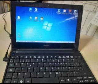 Mini portátil Acer Aspire One negro