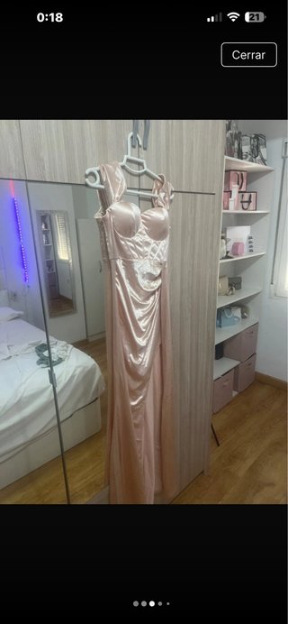 Vestido de fiesta rosa satinado