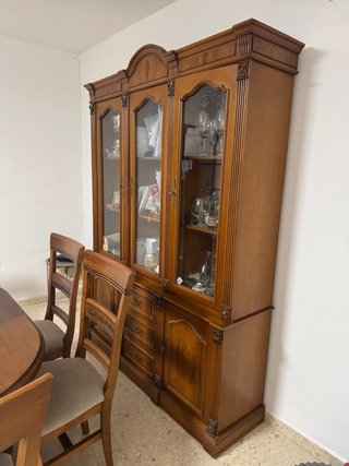 Mesa de comedor ovalada y 6 sillas