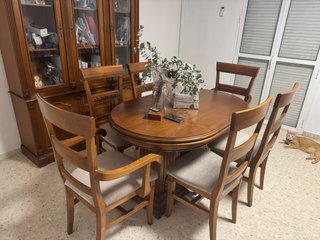 Mesa de comedor ovalada y 6 sillas