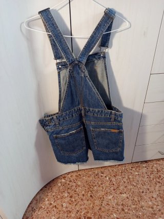 Mono corto tejano con tirantes