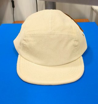 Gorra estilo skater de pana beige