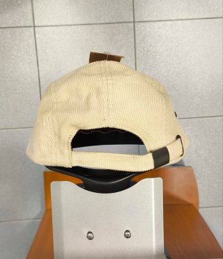 Gorra estilo skater de pana beige