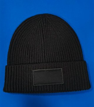 Gorro negro de punto