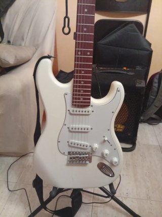 Guitarra Eléctrica Harley Benton ST-20 Blanca