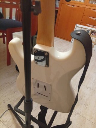 Guitarra Eléctrica Harley Benton ST-20 Blanca
