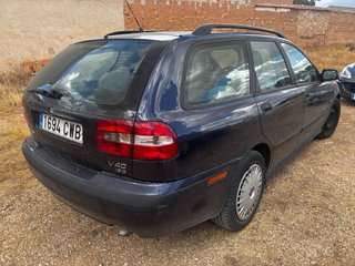 Volvo V40 2004
