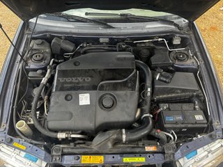 Volvo V40 2004