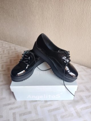 Zapatos de Charol Negros