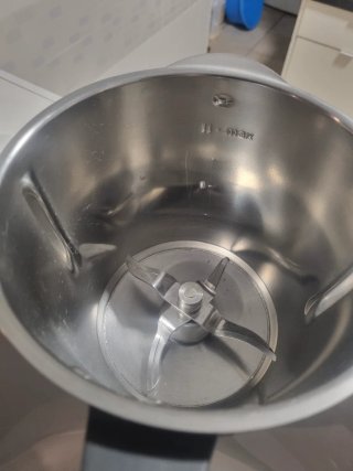 Thermomix TM31 (incluye varios accesorios).