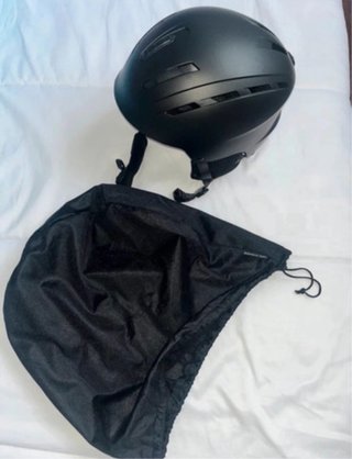 Casco de esquí negro